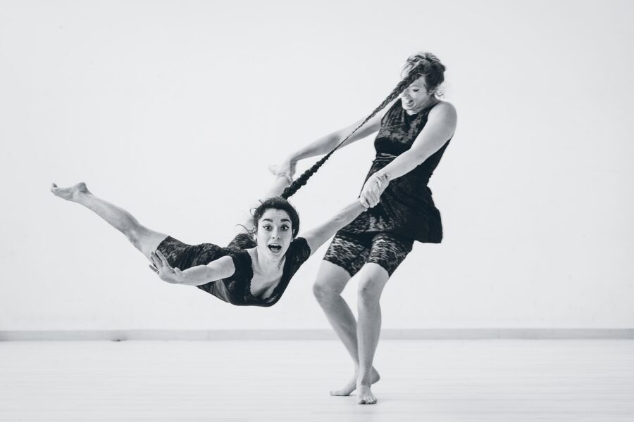 Photographie du spectacle de cirque acrobatique "Doppie Punte".