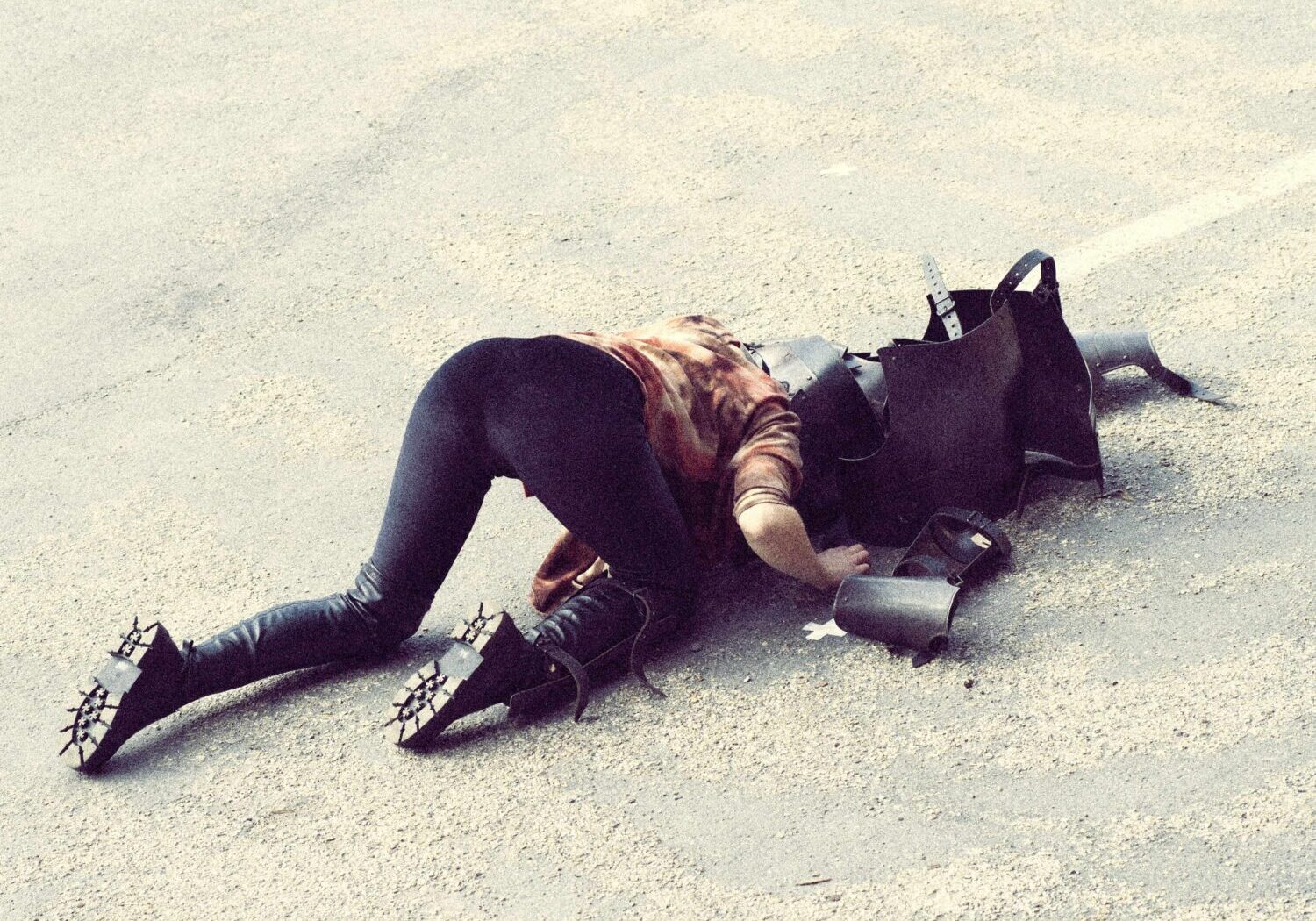 Foto van de circusvoorstelling “Des amoures chiennes aux amour-lichen” door Petra Ichor.